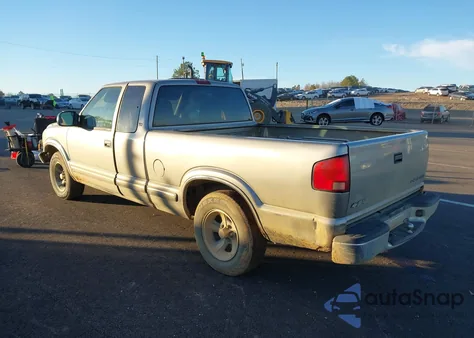 2000 Chevrolet S-10 Ls z USA, uszkodzony, nr VIN 1GCCS19W2Y8229958